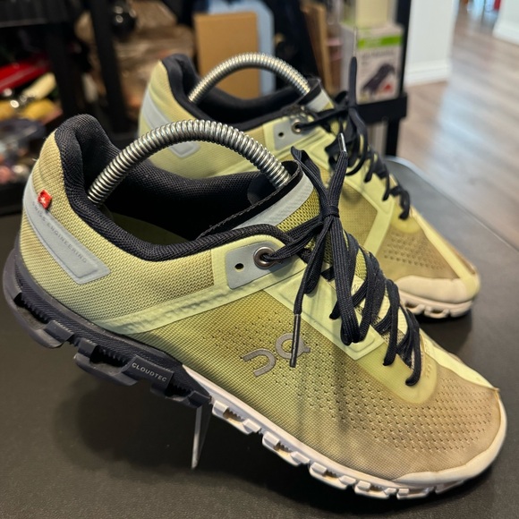 On Cloudflow Meadow White 35.98685 Speedboard Women's 9 Men’s 7.5 Running Shoes - Picture 1 of 16